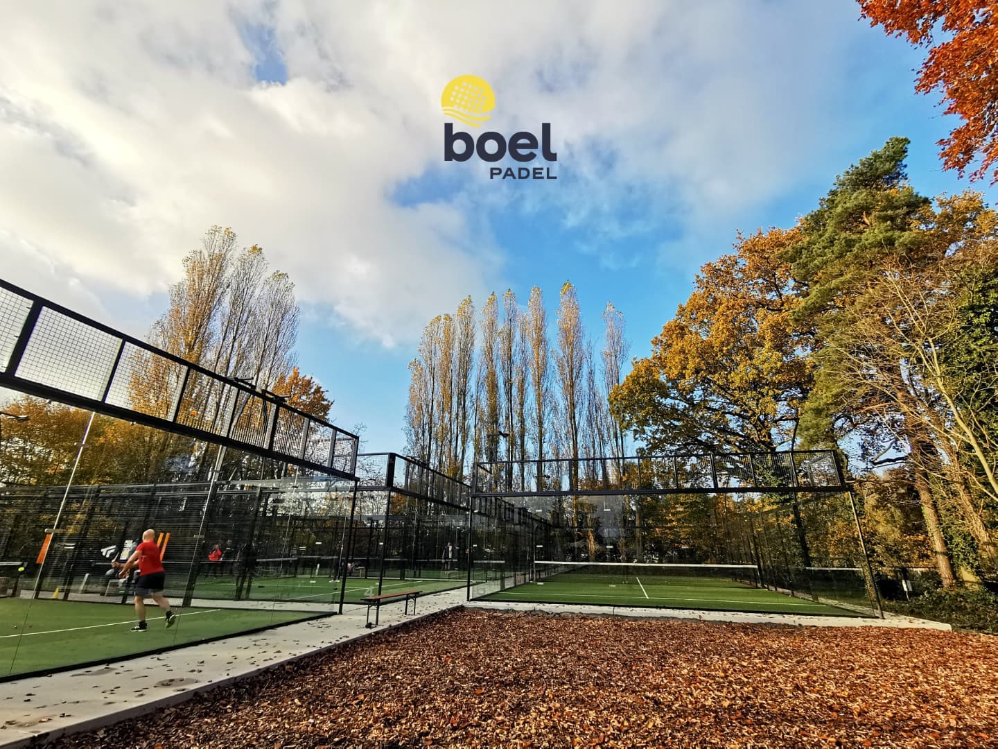 Herfst aan Boel Padel!
Dat betekent véél onderhoud om de velden vrij te houden van blad, maar oh..
Zo'n schoon zicht 😍
#herfstkleuren #fallinlovewithpadel #herfstinTemse #temsesport #temse #tamise #padelseizoen #padelmania #herfstsport